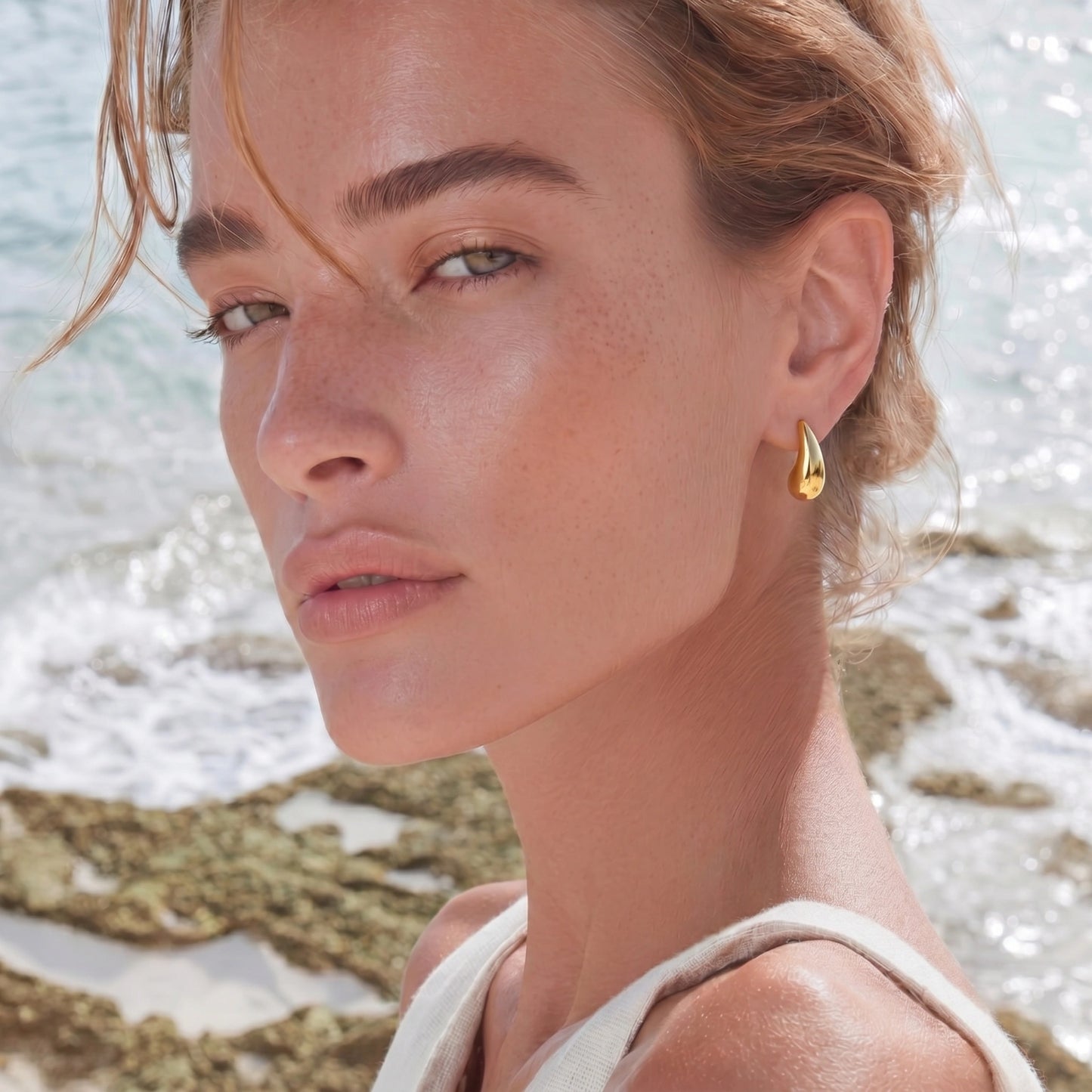 Golden Teardrop Studs - nuara